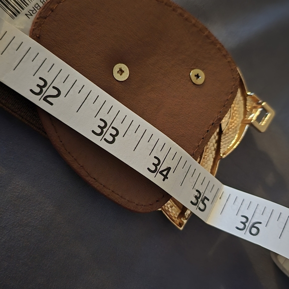 Brown waist cincher belt with gold design - Picture 2 of 4